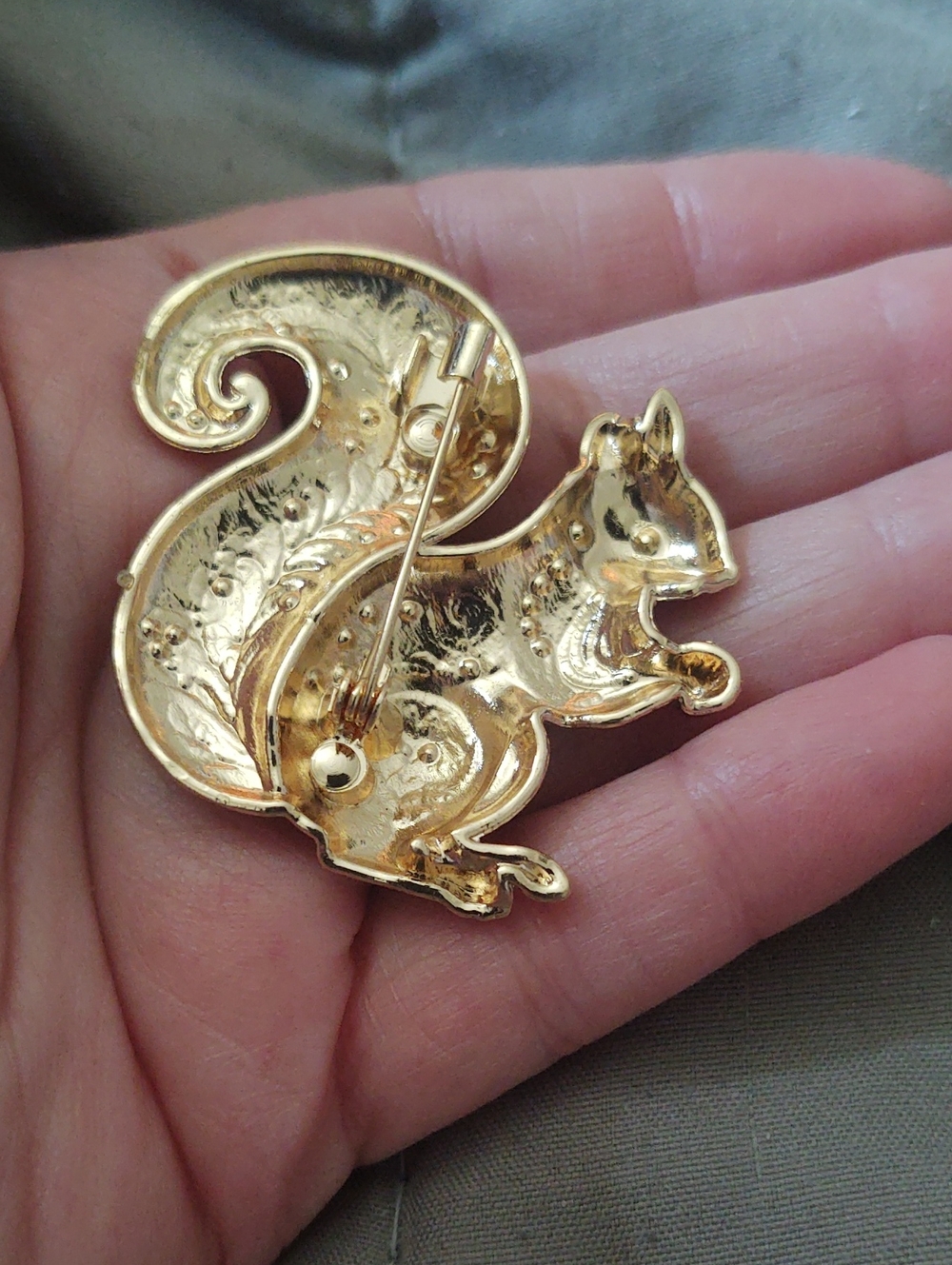 Enamel And Rhinestone Squirrel Brooch - Picture 3 of 3